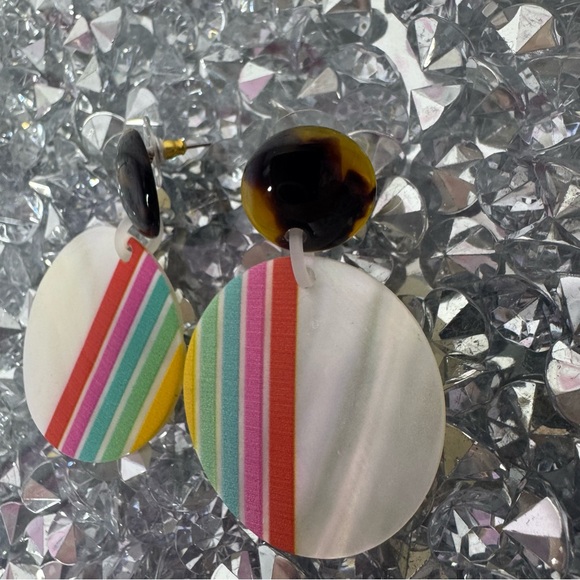 ParkerRose MOP earrings seashell 🐚 pearl with rainbow stripes and brown shell - Picture 2 of 6
